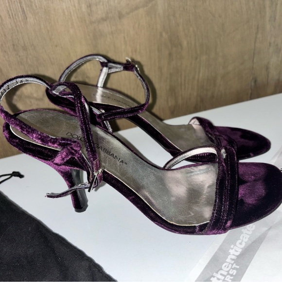 Dolce & Gabbana Women's Purple Heels with COA and bag size 36 1/2 - Picture 3 of 5
